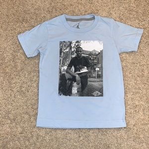 Air Jordan tee size 4